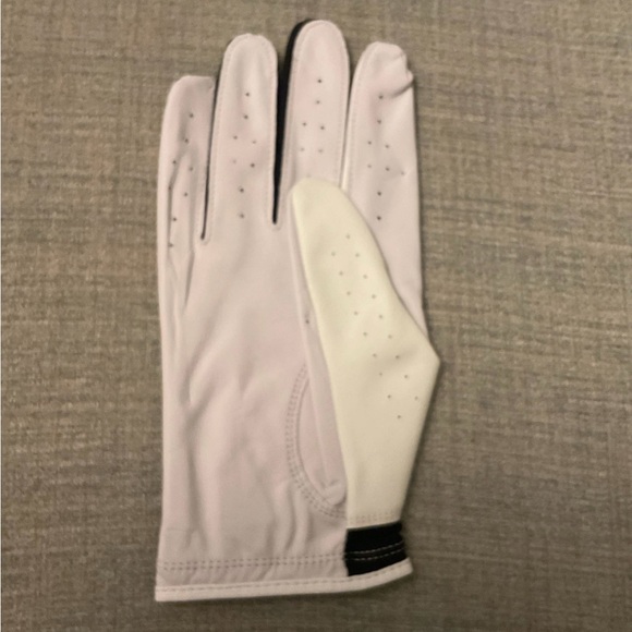 Under Armour Black and White ISO-Chill Golf Glove Right Hand Men’s MED/Large NEW - Picture 4 of 5